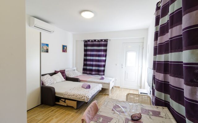 Studio Apartment Nika