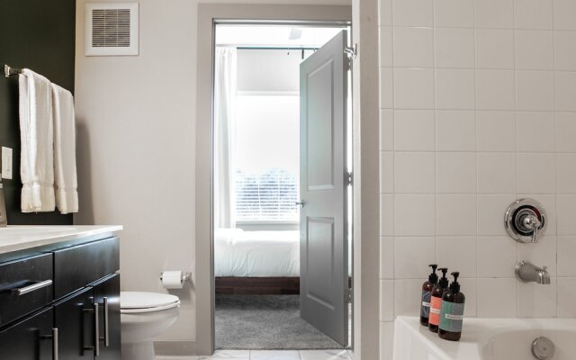 1BR2BR Downtown Austin byWanderjaunt