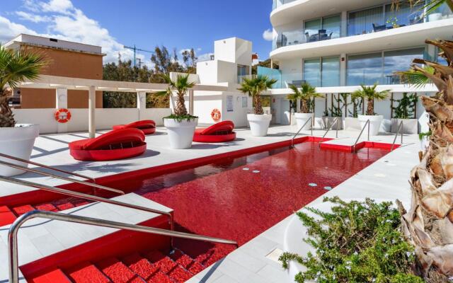 The Wave of Bliss/jacuzzi/garage