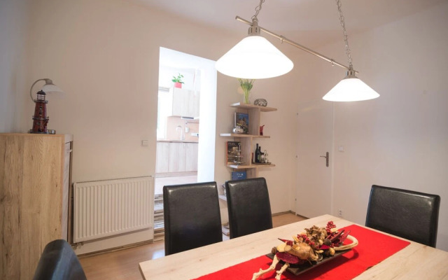 2 Bedroom Home near Prague Castle