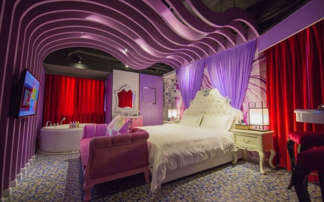 Love Of Swan Theme Hotel