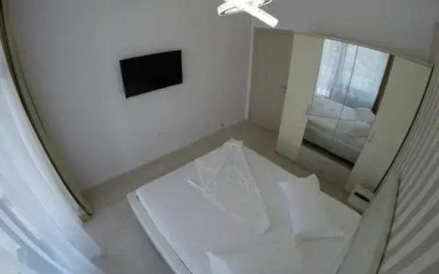 911 Mamaia