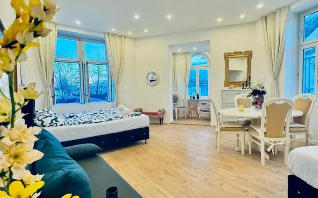 Spacious 3BR Near Kaufpark Alterlaa