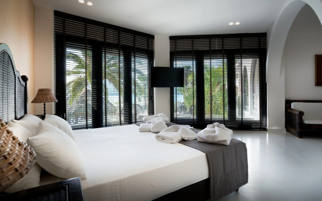 Gloria Maris Hotel Suites & Villas