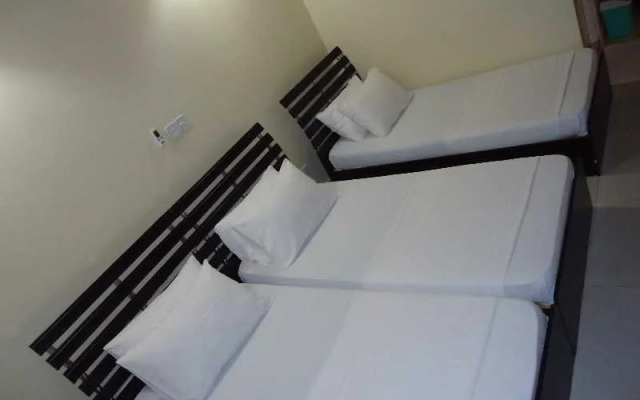 City Beach Hotel