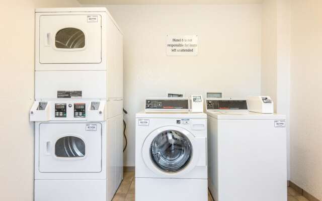 Motel 6 Longview, TX