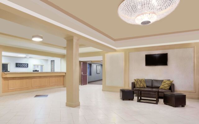 Howard Johnson & Suites By Wyndham Miramichi