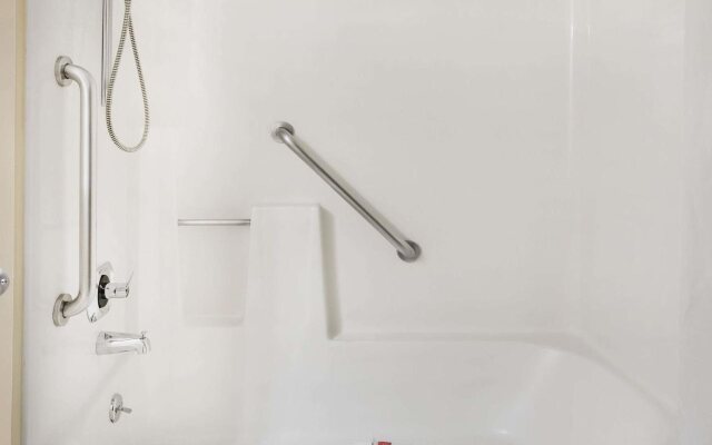 Travelodge by Wyndham Loveland/Fort Collins Area