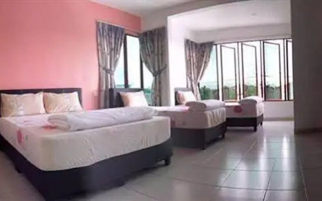 White House Homestay