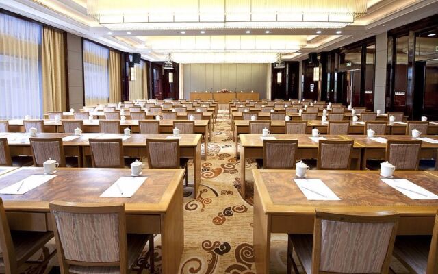 Huayang Business Hotel