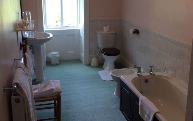 Newburgh House Bed & Breakfast