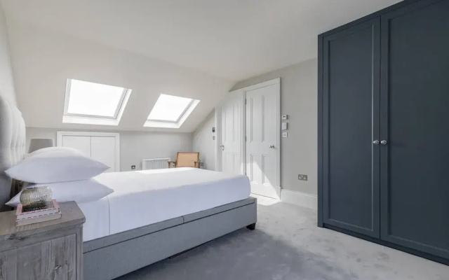 Crondace Road by Onefinestay