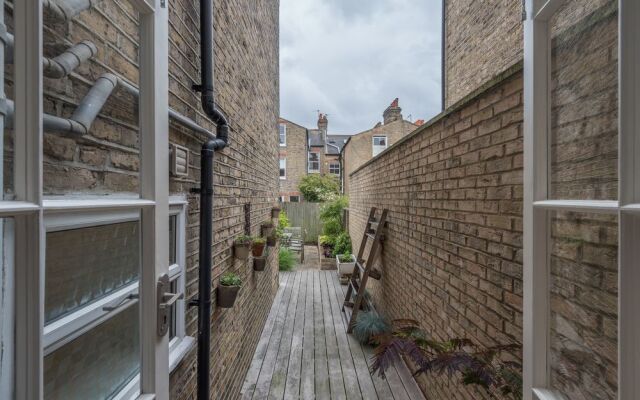 Retro style home in Clapham