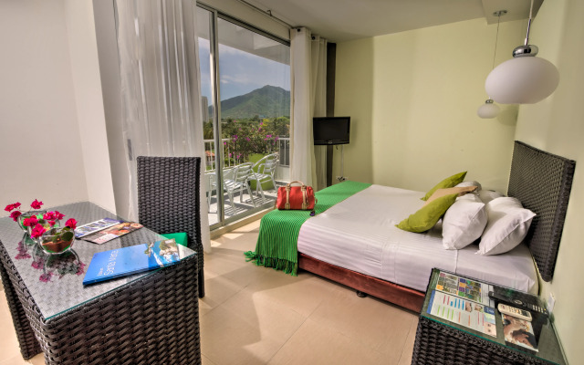 Santorini Hotel & Resort