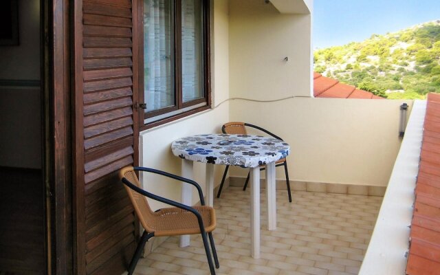 Apartment With one Bedroom in Murter, With Wonderful sea View, Balcony