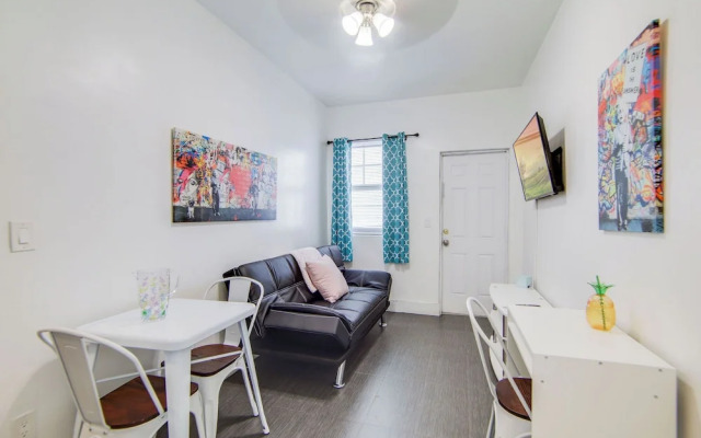 Cozy South Beach 1BR Apt Near Beach and Ocean Drive