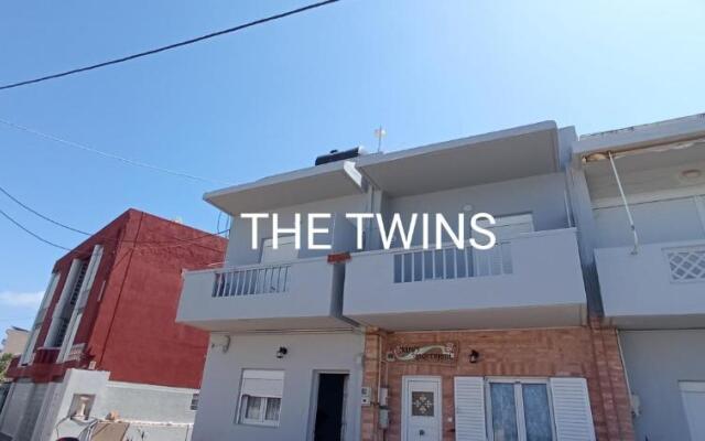 The Twins - Seaside Apartments - 1