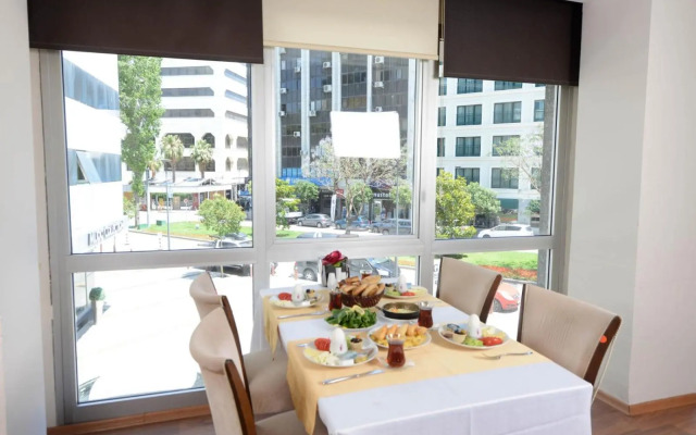 Ismira Hotel