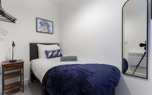 Charles Alexander Short Stay - Charnley House Apartments
