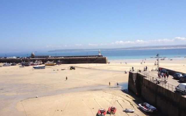 Harbour Pier