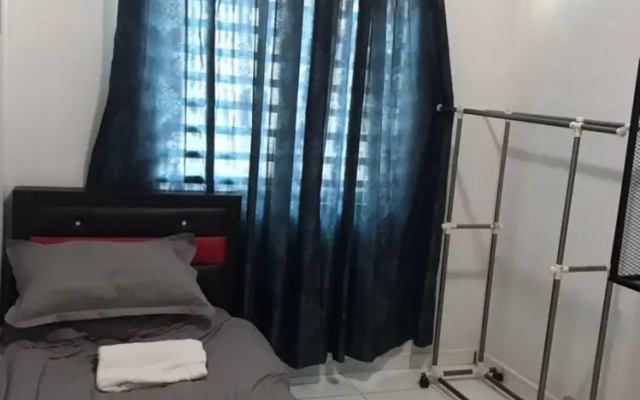 OYO Home 90360 Homestay Bandar Putra 3