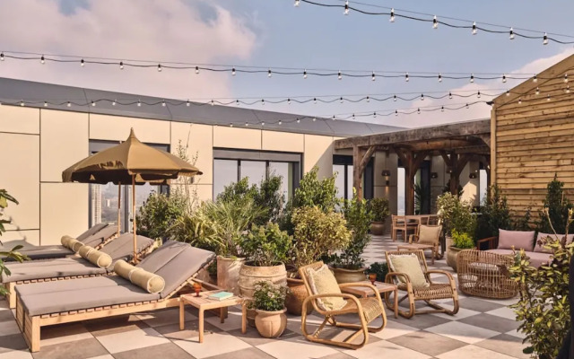 Stunning Two-bedroom Apartment With a Balcony