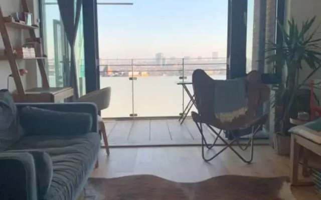 Modern 1 Bedroom Near Shoreditch With Balcony