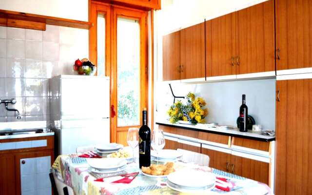 Villetta Carlotta Air conditioned House on two Levels in San Foca