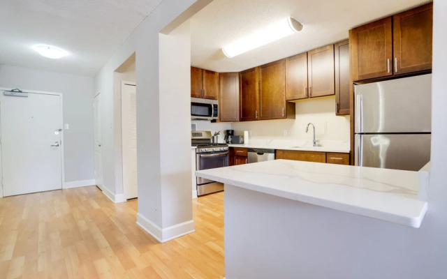 Amazing Br2 Bedroom Condo at Arlington