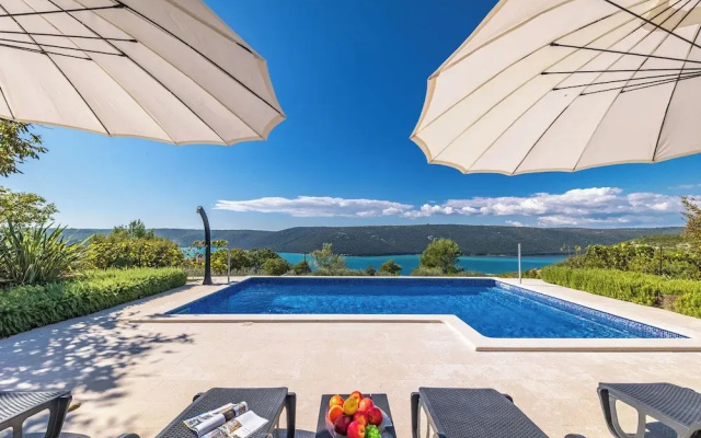 Seaview Pool House Mytilus
