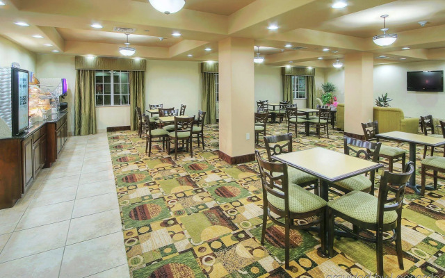 Holiday Inn Express & Suites Pecos