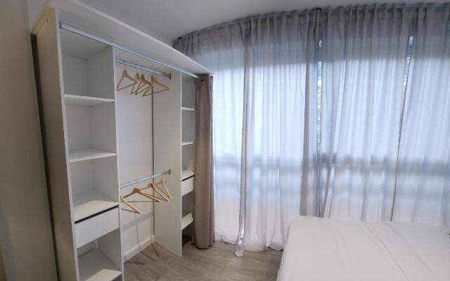Beau studio / Clim / Parking / Plage à 200 m