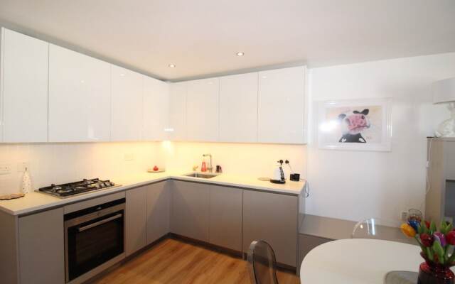 Stylish Modern 1BR Flat for 4 in Shore Side Leith