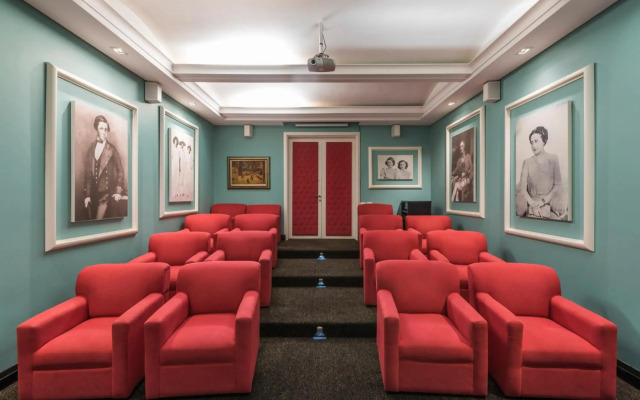 No5 Boutique Art Hotel by Mantis