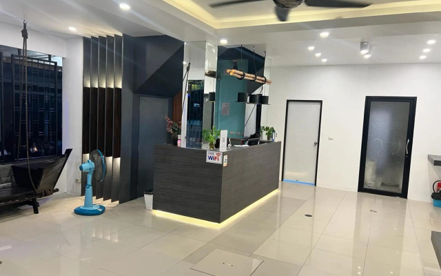 Hotel The Journey Patong New