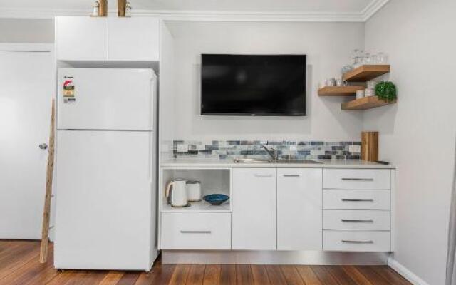 BANYANDAH 557 Ocean Drive NH