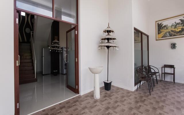 OYO 3935 Artha Ambarukmo Exclusive