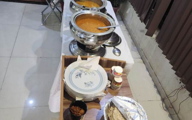 Goroomgo Maujis Villa Guest House Prayagraj