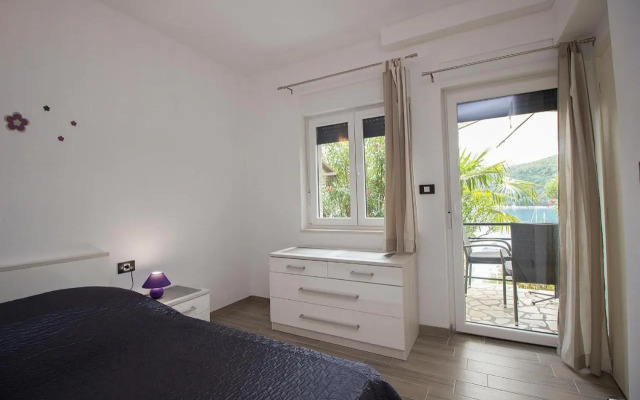 Modern 2 BDR & 2 Bathroom app with sea view, 077