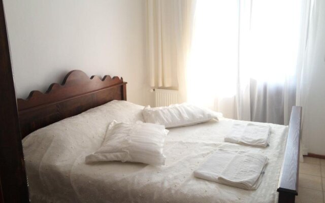 Cunda Beyaz Balina Hotel