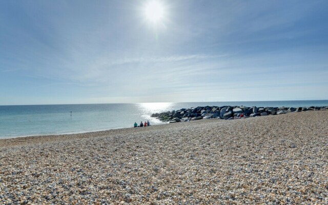 This Seafront Forth Floor Apartment Allows for Fantastic Seaviews From the Balcony