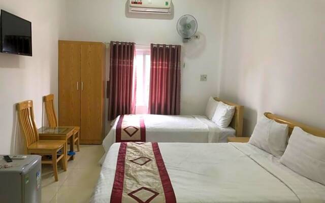 Lê Tùng Hotel - Vạn Giã