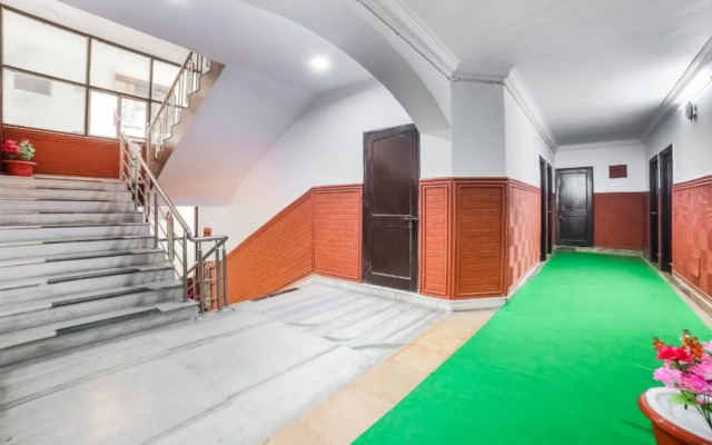 OYO 25103 Indra Sukh Palace