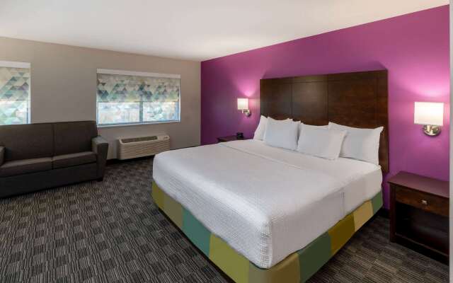 La Quinta Inn & Suites by Wyndham Houston NW Brookhollow