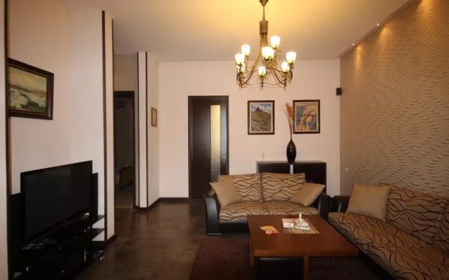 FlatsInYerevan - Apartments on Hanrapetutyan Street