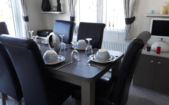 Luxury 6 berth lodge at Quince 10