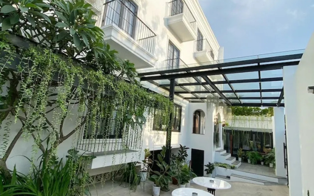 Loewy's Home Jakarta