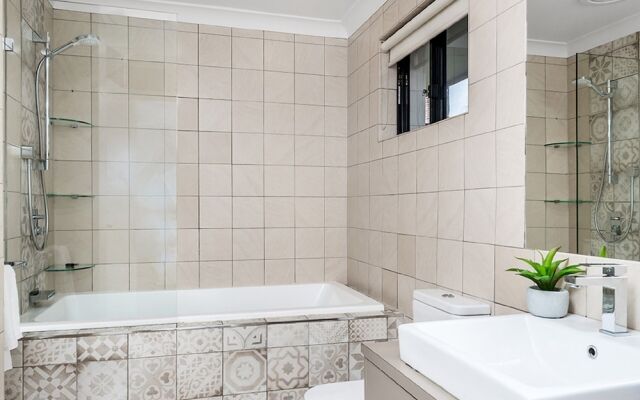 Your Luxury Escape - Byron at Clarkes