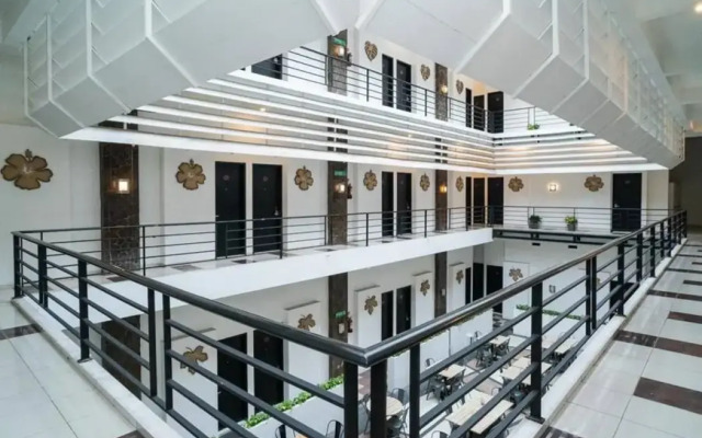 Sans Hotel FiFFa Premiere Malang