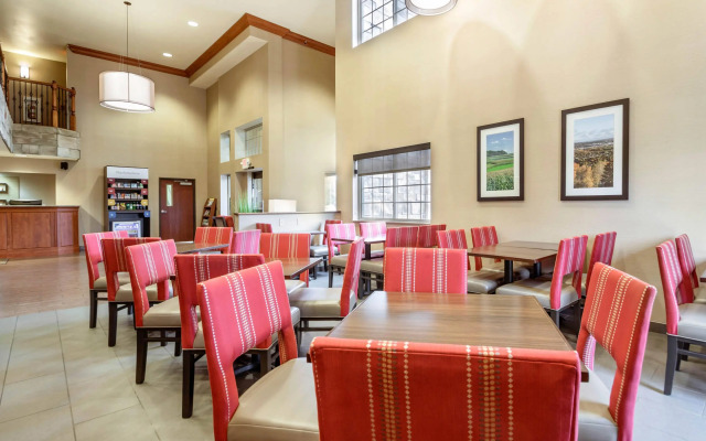 Comfort Suites at Par 4 Resort